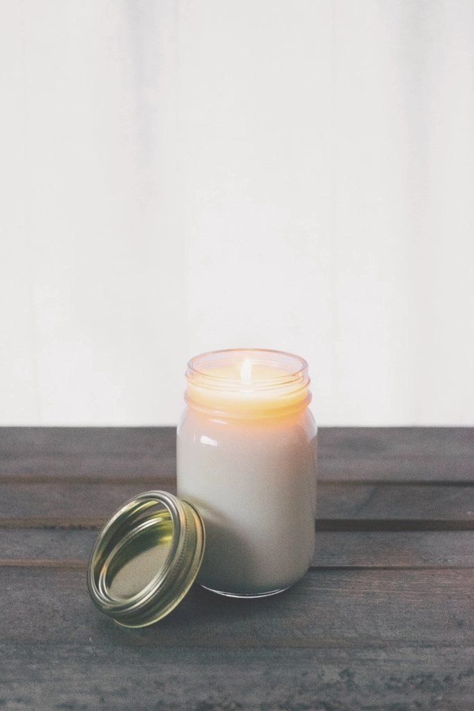 Scented candles online india – Candelune hand-poured soy candle 1